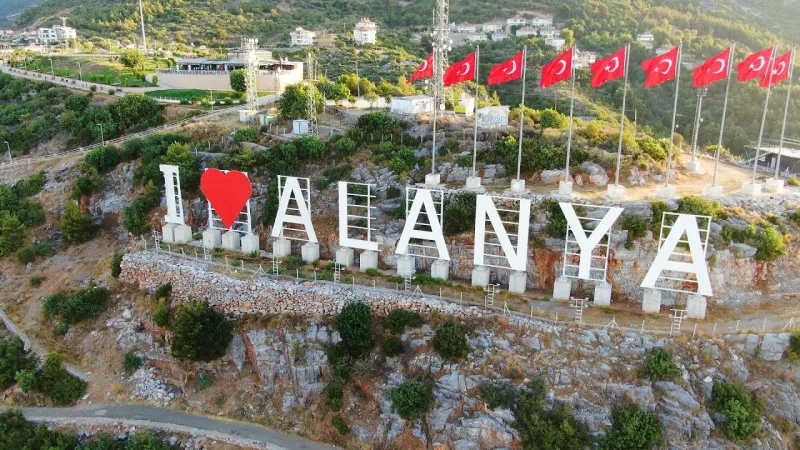 Надпись “I Love Alanya” — лучшая смотровая площадка и фотолокация в Аланье